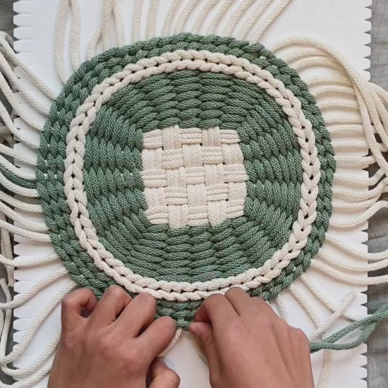 How to make macrame table decor mat by Macrame with Flora